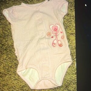 Bsby Girl Size 12 months - Ruffled Onesie. Shorts & Cspris (All by Carter’s)